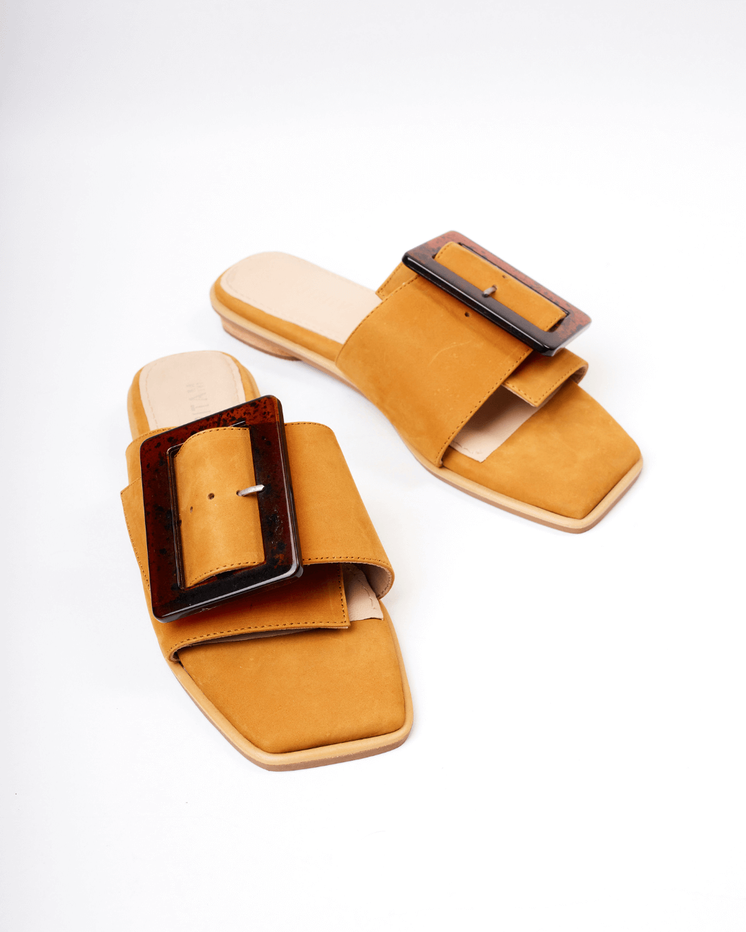 Sandalias Dana Mostaza