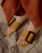 Sandalias Dana Mostaza