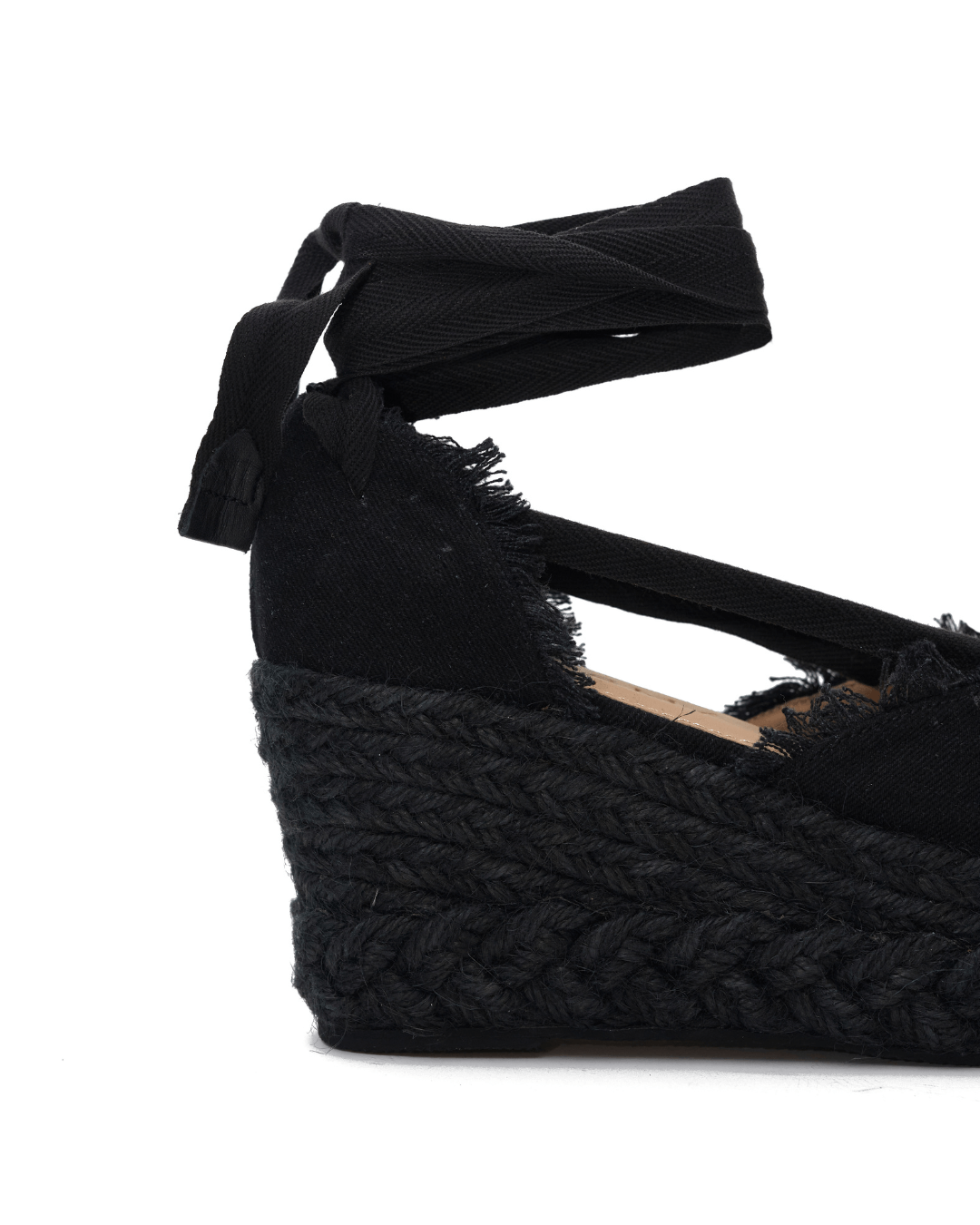 color:Negro