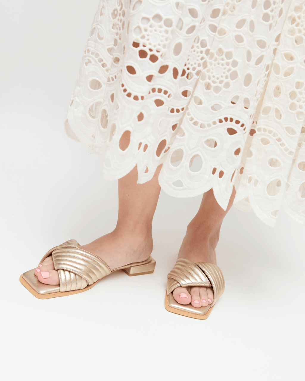 Sandalias Larissa Dorado