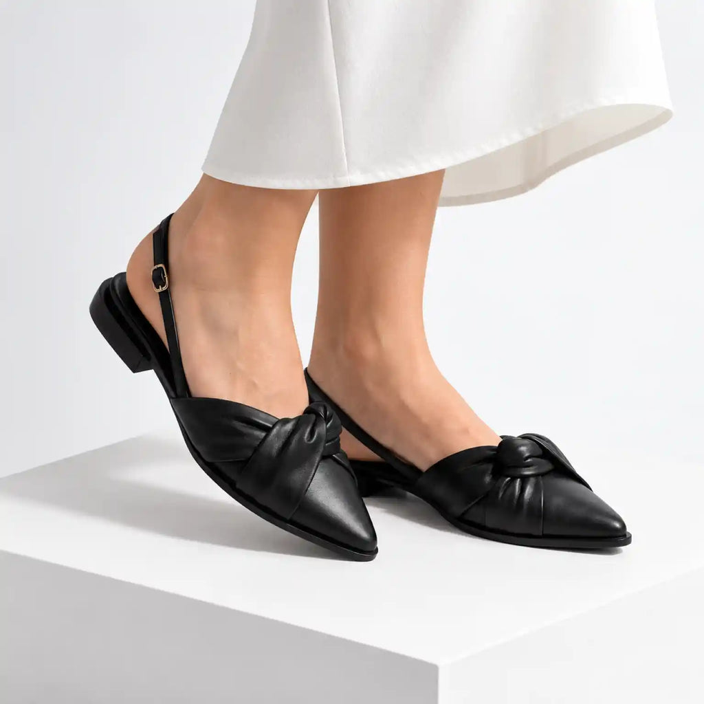 color:Negro
